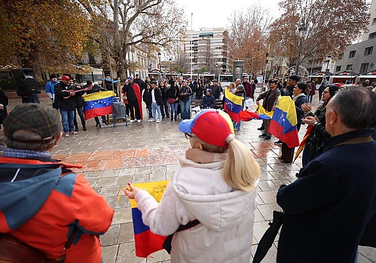 Venezolanos celebran en la Fuente de las Batallas «el inicio de la libertad»